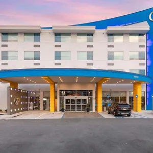 Hotel Glō Western Savannah-gateway I-95 ***