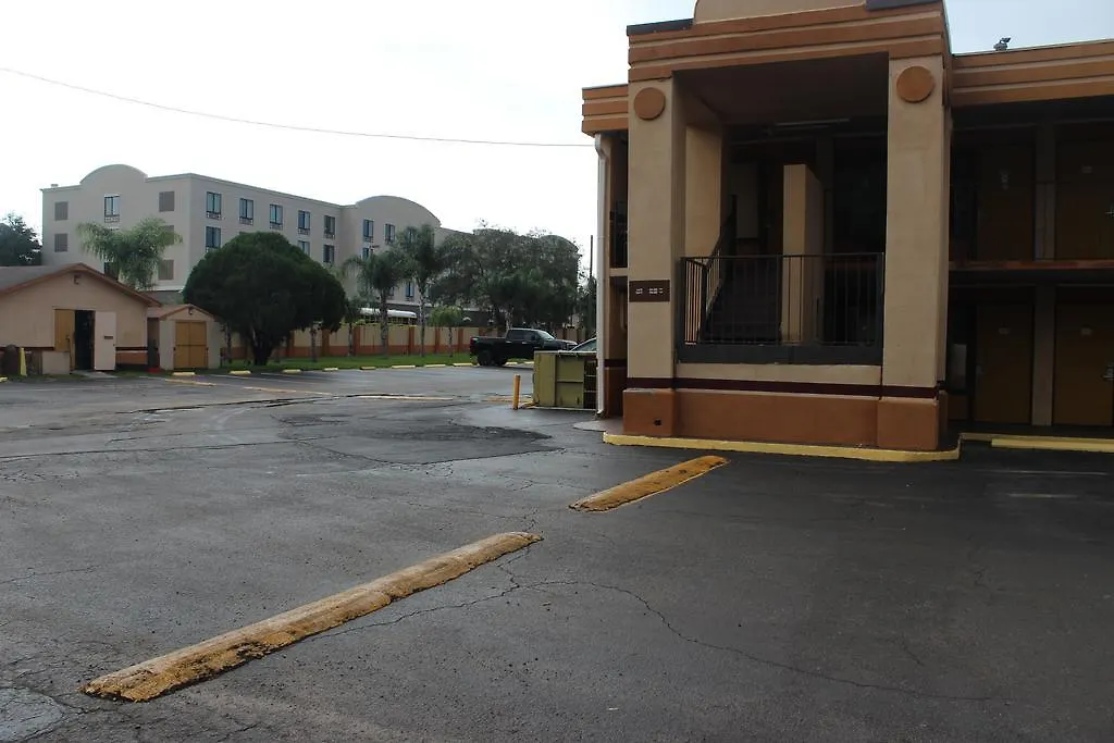 Tampa Inn Near Busch Gardens 2*,  United States