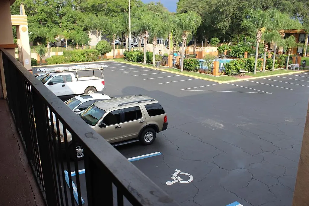 Motel Tampa Inn Near Busch Gardens
